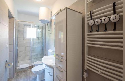 3 Bedroom Awesome Home In Srinjine - Photo 30