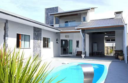 Casa com piscina Itapoá Itapema do Norte - Foto 1