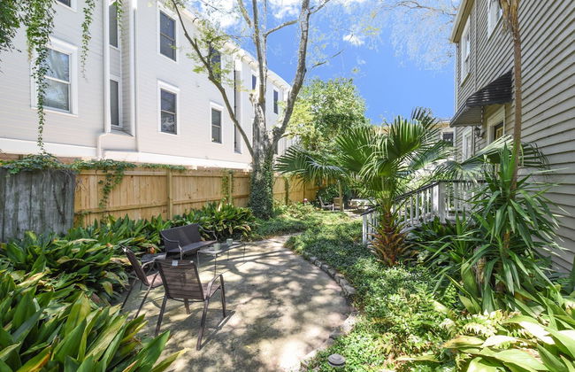 Artist's House Upper Apt Walk to Forsyth - Photo 29