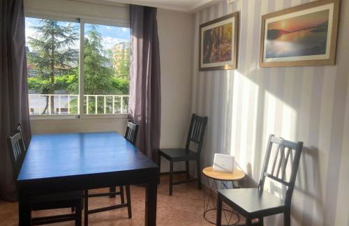 Luninoso y práctico apartamento en el centro con amplio parking incluido - Photo 9