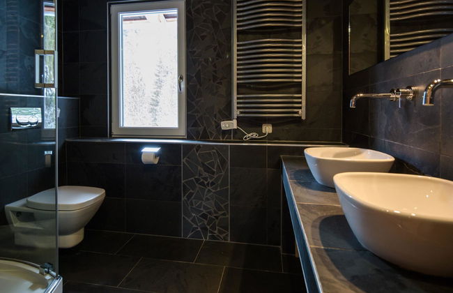 Lavish Chalet With Outdoor hot tub - Foto 16