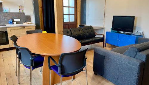 A6 Parking Wifi 1 chambre 3 lits, 1 canapé lit 2 à 6 personnes Réduc à la semaine ou mois - Foto 2