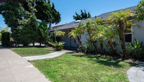 Ultimate Escape! Huge Yard Parking Walk to Beach - Foto 4