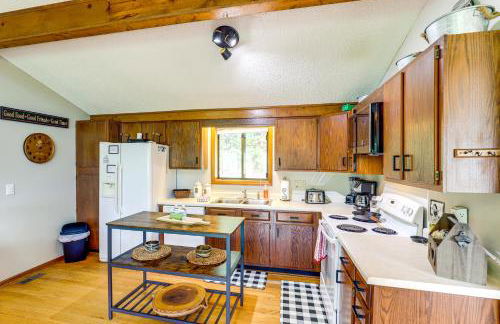 Maggie Valley Mountain Escape with Fireplace and Deck! - Foto 9