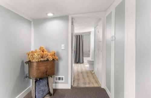 Keuka Wine Trail Vineyard View Farmhouse - Fire Pit & Game Room - Foto 12