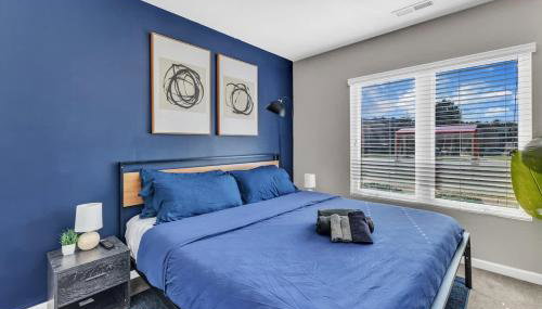 3BR Townhouse King Bed Garage Near NC State - Foto 4