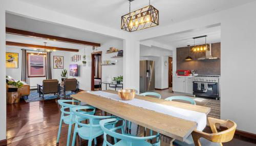 Renovated 5BR 2BA AC Quiet Retreat Home - Foto 3