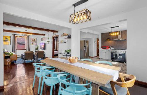 Renovated 5BR 2BA AC Quiet Retreat Home - Foto 3