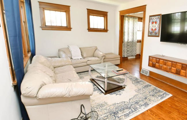 Updated Bungalow Steps to Notre Dame 410 - Foto 37