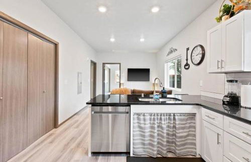 Full ADA Unit - 2 Bed 2 Bath Unit Near Downtown - Foto 14