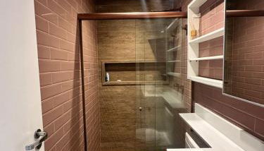 Alto padrão com ar, garagem, sacada integrada - Foto 4