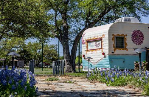 Charming Luxurious Airstream Beautifully Design with Indoor Bath in Texas - Foto 37