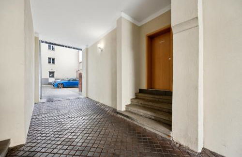Gemütliches Apartment - hochwertiges Boxspringbett, privater Parkplatz, Terrasse, komplette Küche, WLAN, 40 Zoll HD TV - Foto 18