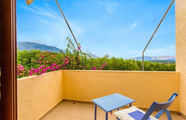 Villa Armi Large Private Pool Walk to Beach Sea Views A C Wifi Eco-friendly - 2809 - Foto 23