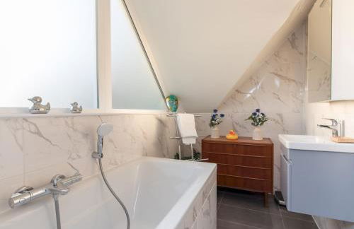 Radiant Penthouse on the Banks of the Thames - Pass the Keys - Photo 10