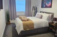 Deluxe Town Centre 2 Bedroom Apartment - Foto 3