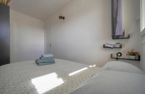 FRGK Fauvettes 1BDR Terrace, Parking, AC & Ultra-Fast Wi-Fi - Photo 36