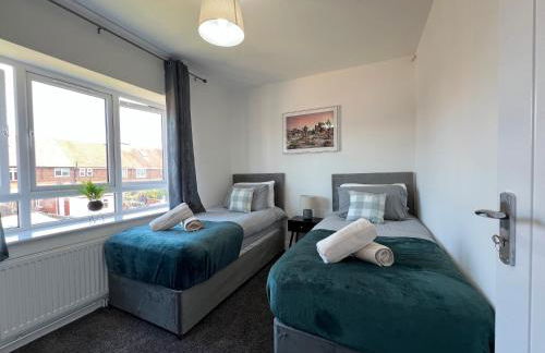 Brand New, Immaculate 3 Bed 3 Shower room House - Foto 10