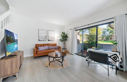 Charming 3BR - Prime Northwood Location - Foto 1