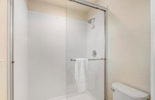 Game Night Meets Wine Country Elegance - Foto 30