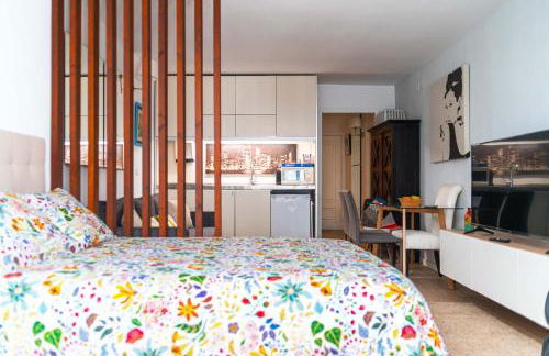 Cozy Suite next to Plaza del Ayuntamiento - Photo 1