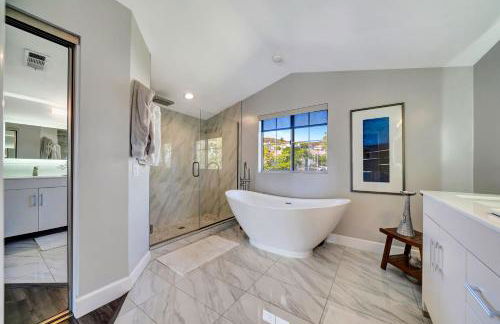 Stunning Hilltop 5BR With View And Hot Tub! - Foto 44