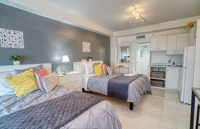 Deluxe Studios and Apartments at the Casablanca - Photo 84