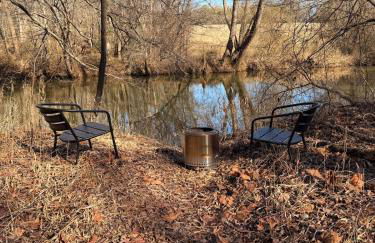 Riverside Studio - Trails, Views, Firepit, Hammock - Foto 3