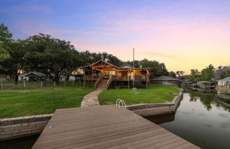 Lakefront Haven about 6 Mi to Historic Granbury Square - Foto 2