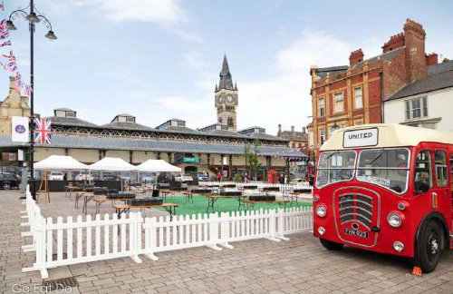 Apartment 4 - striking, 2 bedroom luxury apartment - close to town, mainline rail & theatre - Photo 29