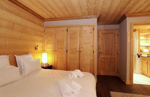 Chalet de 175m² à Courchevel Le Praz - Confort et Charme pour 10 Personnes - Sauna et Terrasse - FR-1-575-11 - Foto 5