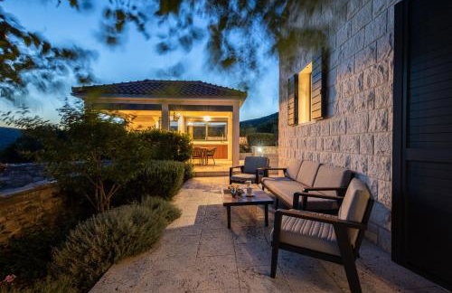 Villa True Oasis with Heated Pool - Photo 22