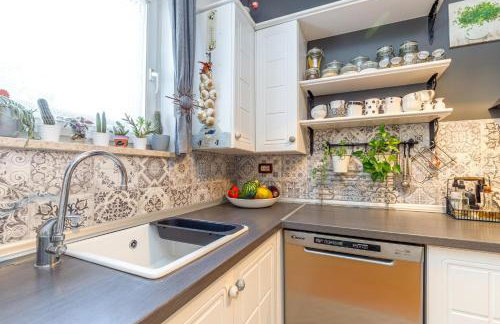 Cozy Home with Private Garden - Happy Rentals - Foto 50