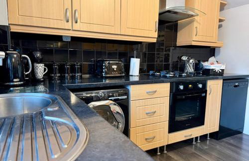 Stylish 3-Bed Family Pet-Friendly Home with Garden - Foto 9