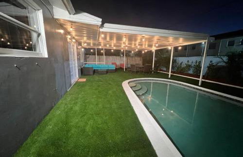 Royal Luxe Pool Home near Ft Laud airport and each - Photo 67