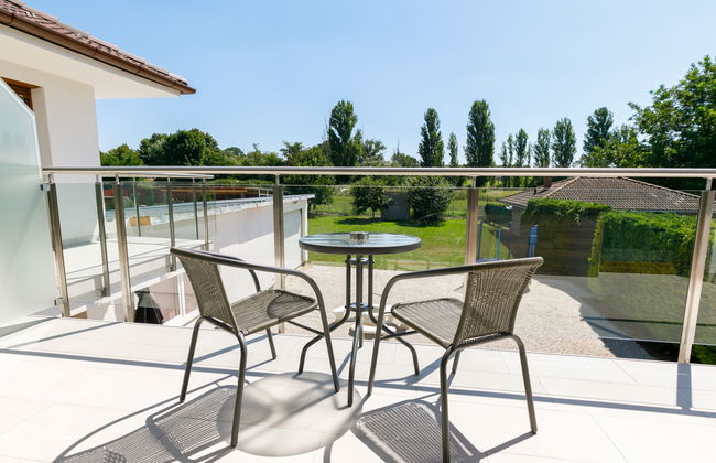 2 bedroom Apartment in Balatonszárszó with garden - Photo 16