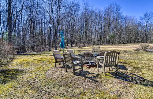 Private Family Home with Deck, Porch and Forest Views! - Foto 27