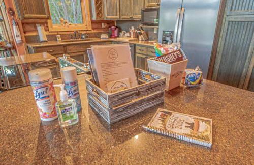 Smoke Rise Lodge · Lake Front, Luxury Cabin, Hot Tub, - Photo 73