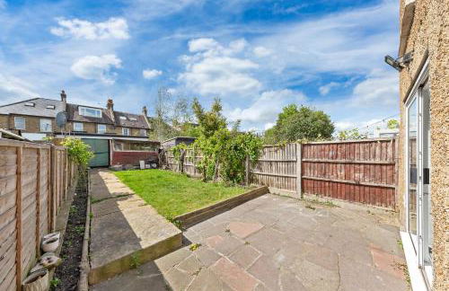 4BR North London I WiFi, Garden, Near Shops - Foto 72