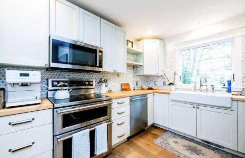 Beachfront Haven - Sunset Views - Hot Tub - BBQ - Family Friendly - Foto 18