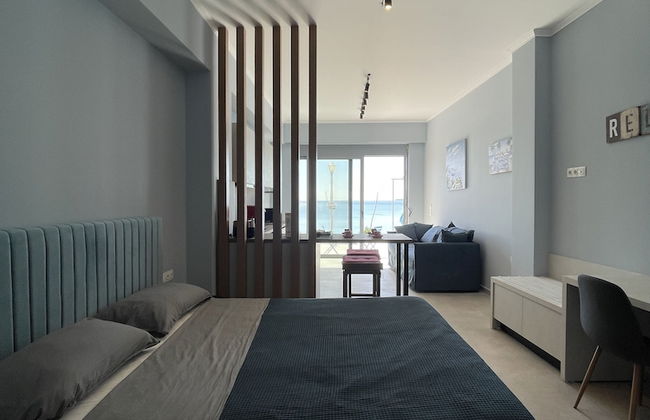 Charaki Escape Chic Seafront Studio - Foto 1