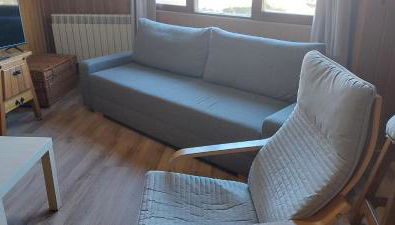 Peña del viento a pie de pistas estación San Isidro - Foto 2