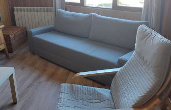 Peña del viento a pie de pistas estación San Isidro - Foto 2