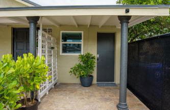 Cozy Studio w/gated parking - Photo 18