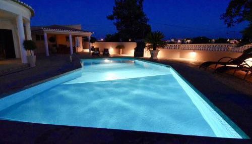 Villa Casa Tulipa Sleeps 4 With Pool, Garden & A/c - Foto 3
