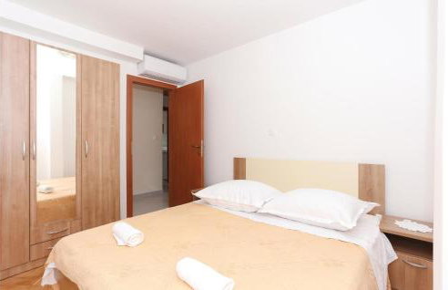 10 Bedroom Beautiful Home In Kucice - Foto 42