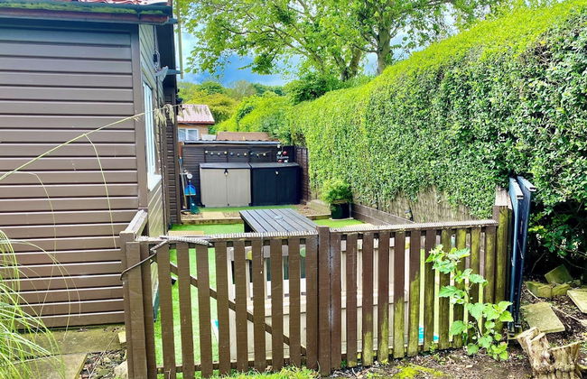 Large 3 bed Chalet -sleeps 6- dog Friendly- Garden - Foto 18