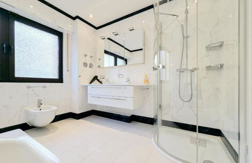 Tolstov Apartments - 3 Room Apartment with Terrace - 25 min Messe DUS - Photo 9