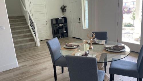 fresh, roomy airport & Uc close - Foto 4