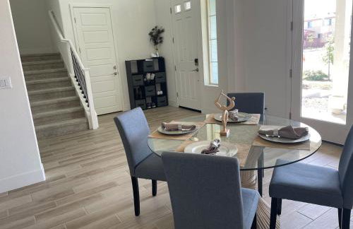 fresh, roomy airport & Uc close - Foto 4